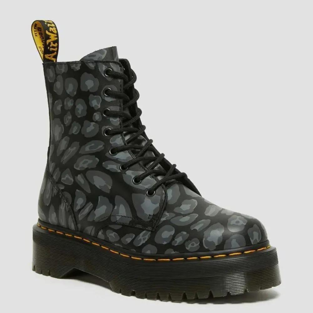 DR MARTENS WOMEN JADON LEOPARD PRINT PLATFORMS‎ BOOTS SIZE W8 / M7, NO BOX, 210$